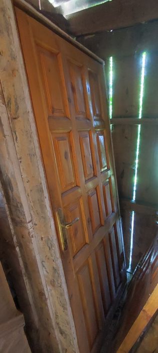 Двери б/у деревянные