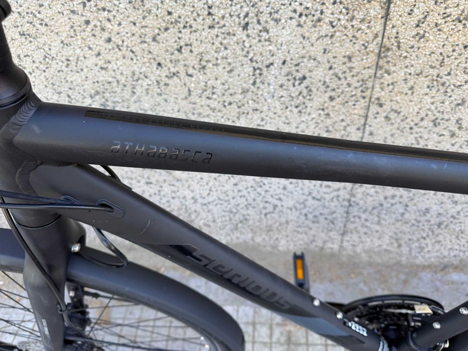 Serious Athabasca Hybrid Street 28''/Shimano XT/Led светлини/динамо главина