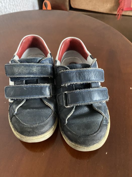 Продам кожаные кроссовки