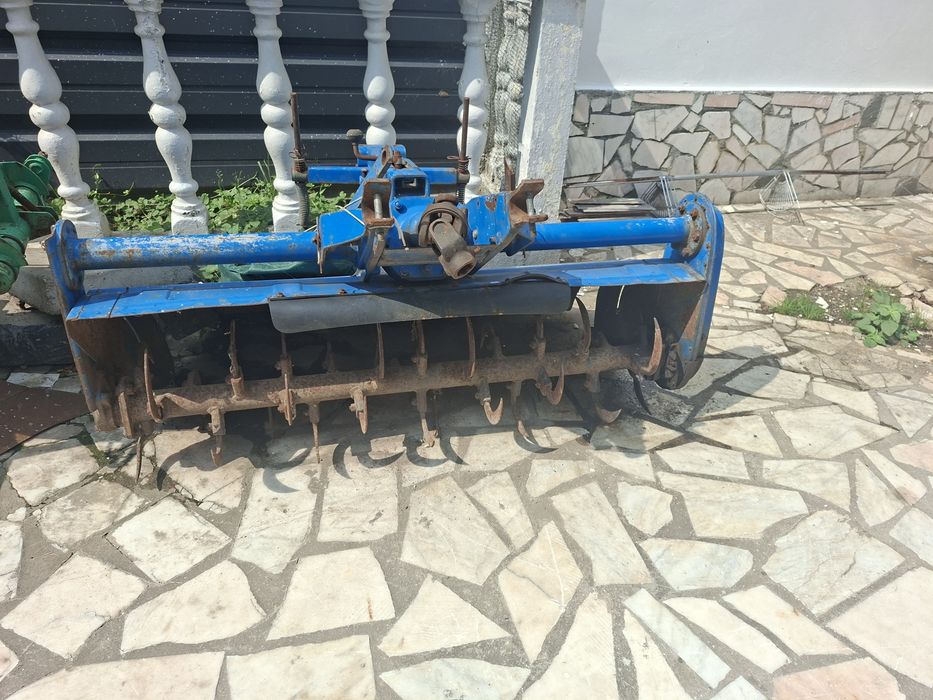Vând  tractoras  iseky Tu 1601 4x4 cu freza