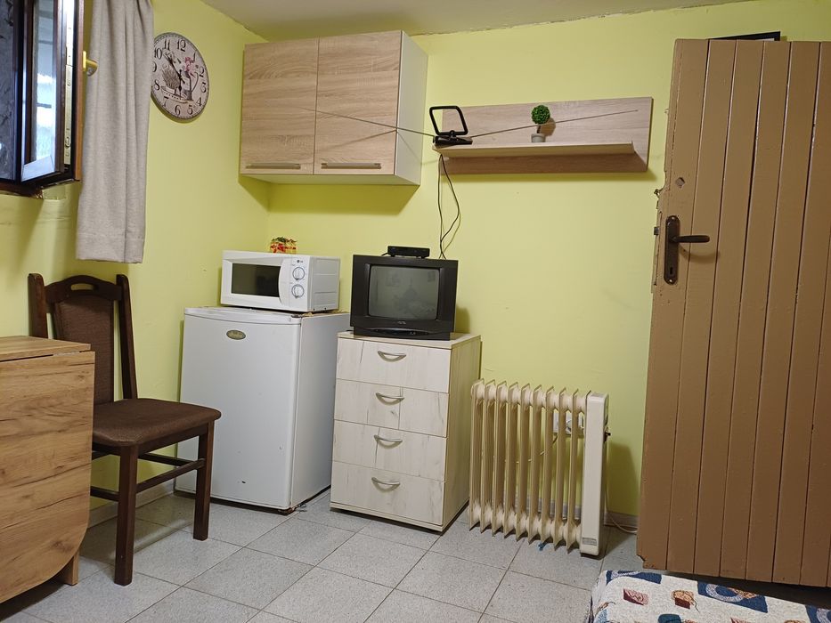 Дава се под наем  в Враца, Център - 15 кв.м за 129.54 € - Снимка #5