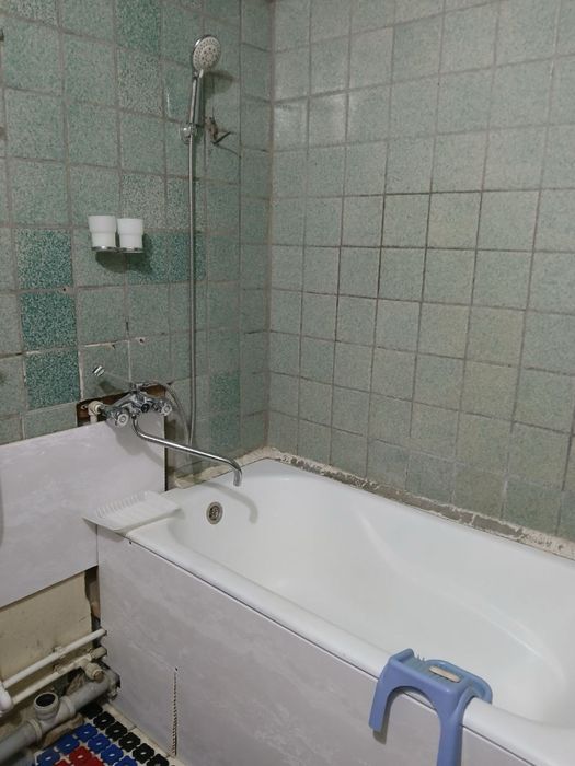 Arenda kvartira Qora qamish 1/2 3 xona 2-balkon 4 qavat