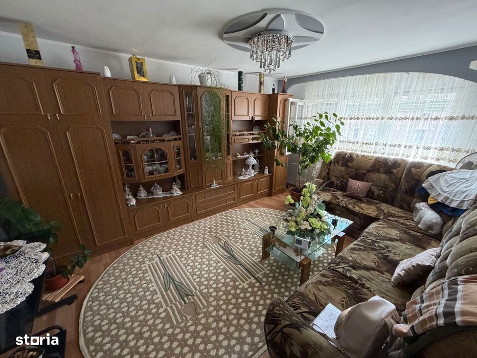 Apartament 2 camere, decomandat  - Cugir
