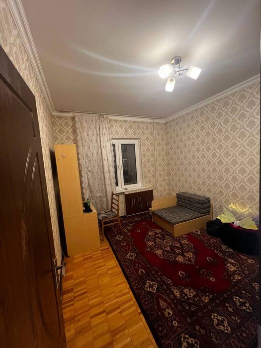 Срочно продаеться трёх комнатная на 9 квартал Юнусабад, звони и купи !