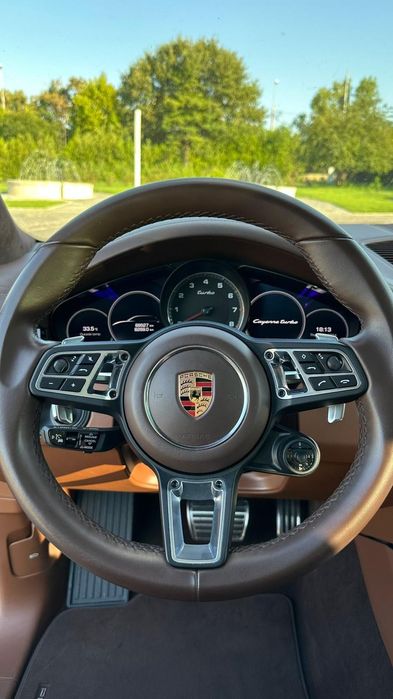 Vând Porsche cayen