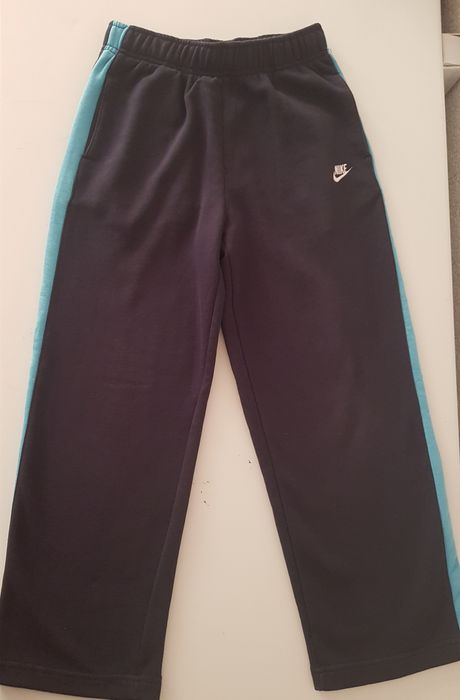 Оригинално долнище на Nike
