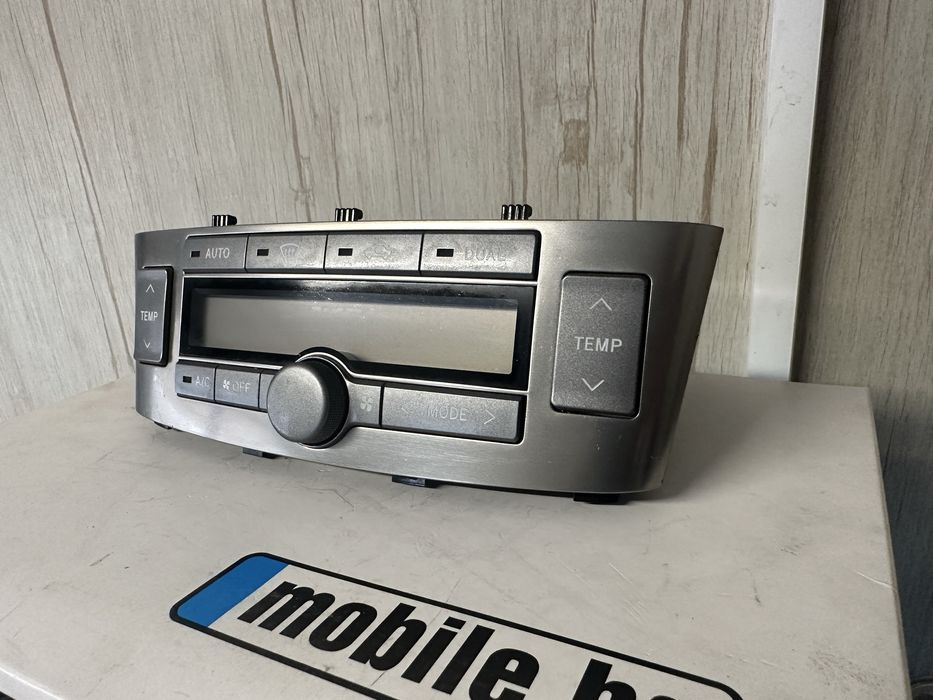 Управление климатроник Тойота Авенсис Т25 фейс