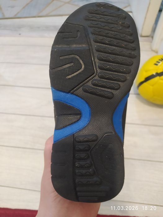 Детские кроссовки демисезонные