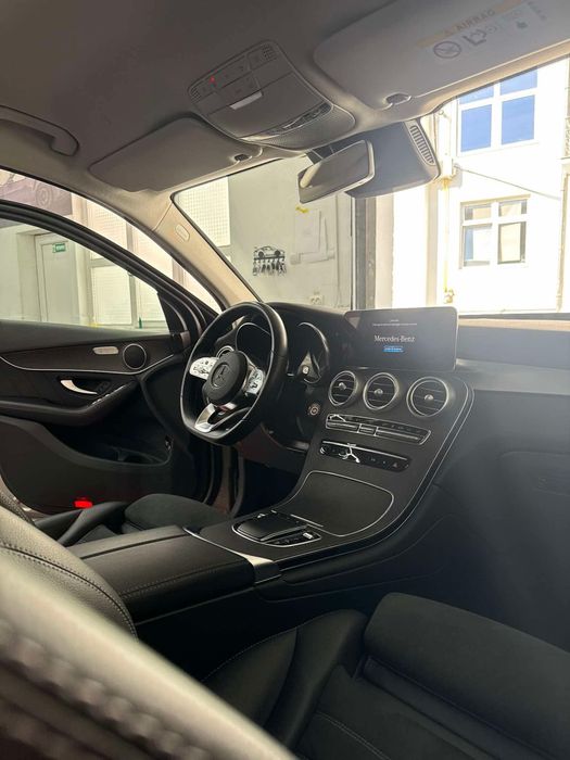 Mercedes-Benz GLC 300 e 4MATIC Off-Roader hibrid