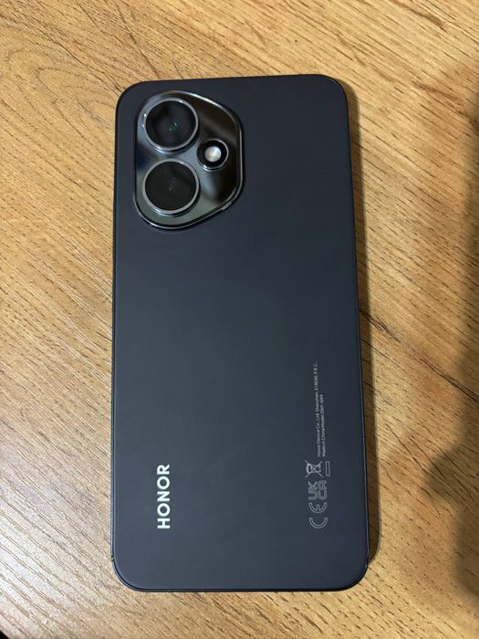 HONOR 400 в хорошем состоянии все есть кор док Карбон чехол