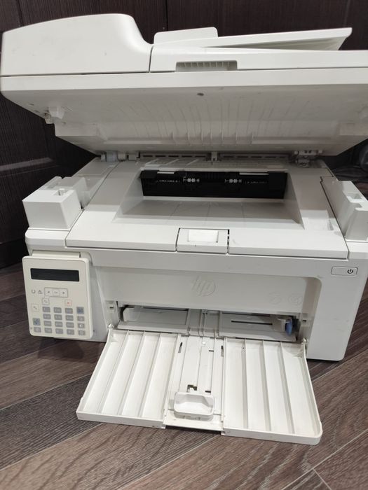 Продам принтер МФУ HP LaserJet Pro M130fn