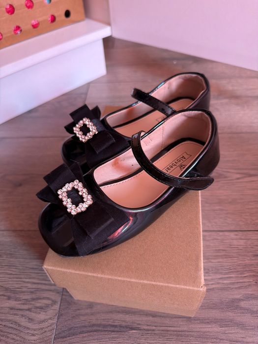 Продам. Детские туфли.