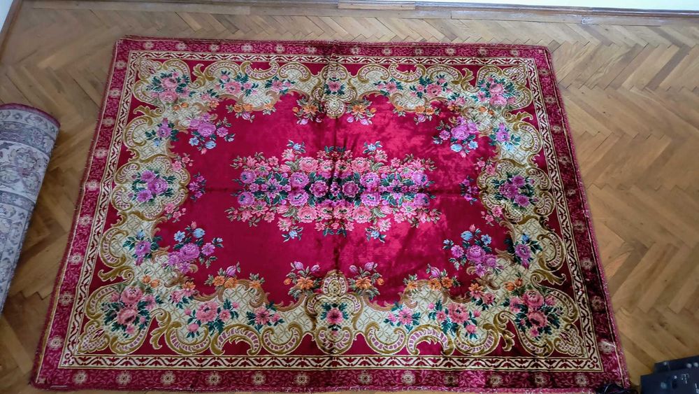 Carpet de perete vechi din anii 70-80, nefolosite