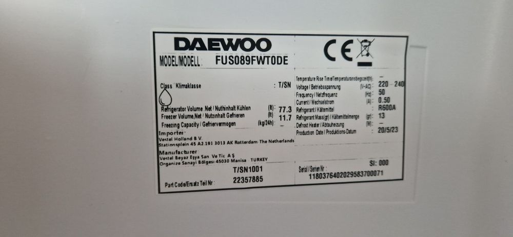 Малък хладилник/мини бар DAEWOO
