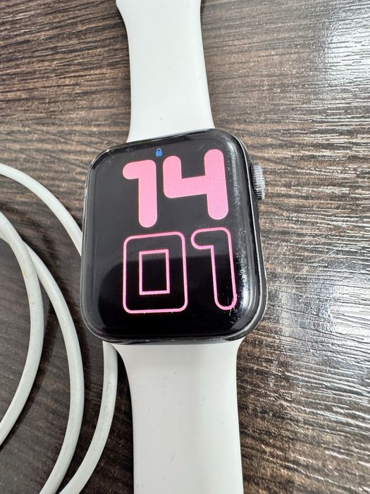 Продам часы Apple watch SE 45mm