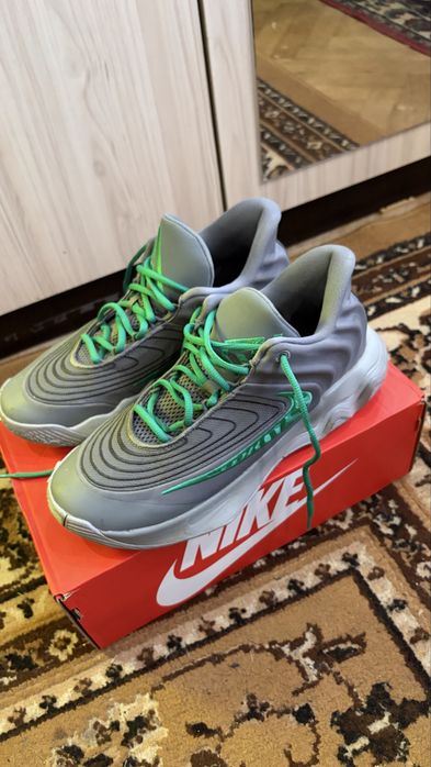 Nike маратонки !
