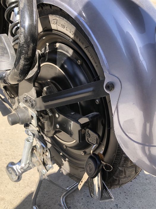 Скутер Drongo R14