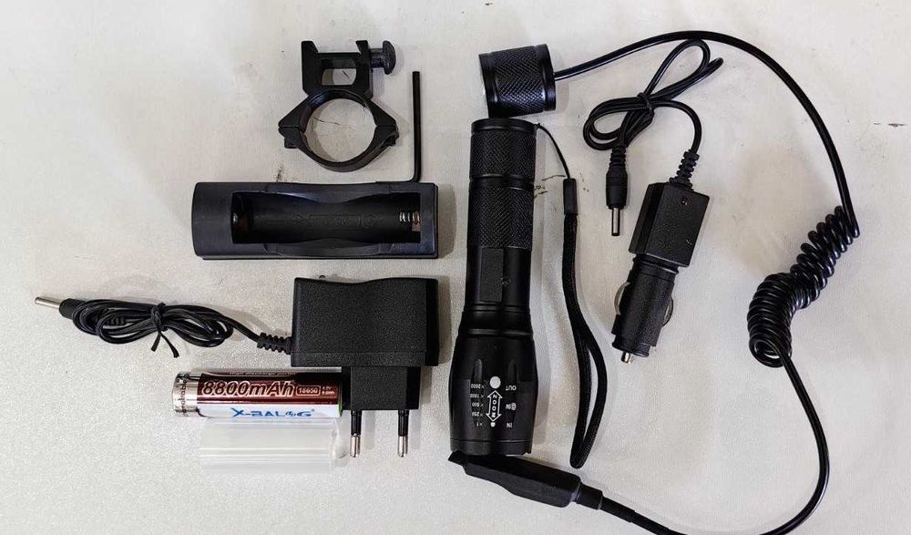 ПРОМОЦИЯ!!! Мощен LED ФЕНЕР със Стойка, Изнесен Спусък и Две Зарядни.