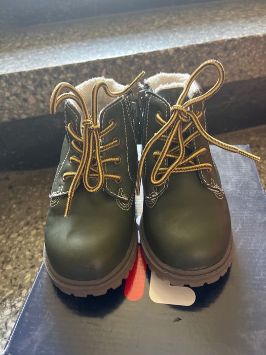 Детски боти подходящи за момче и мимиче