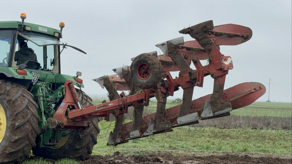 Plug HUARD Goizin cu 5 brazde reversibil hidraulic