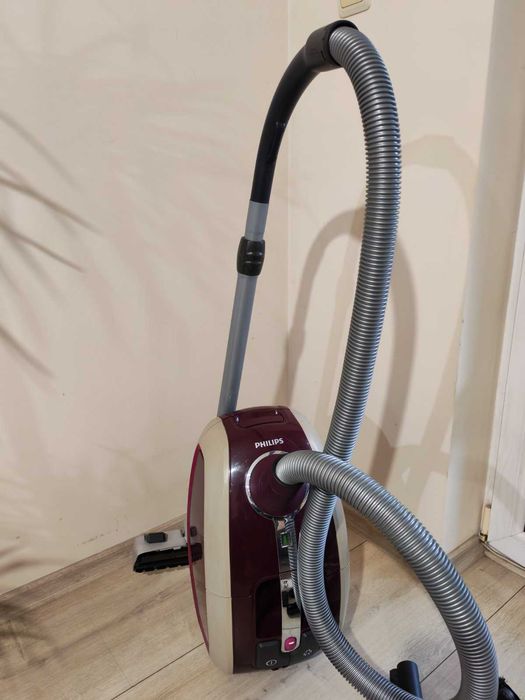 Прахусмокачка Philips Silent Star Parquer
