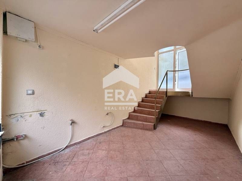 Дава се под наем Магазин в София, Лозенец - 35 кв.м за 348.84 € - Снимка #2