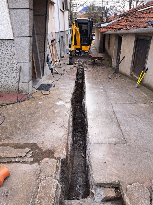 Мини багер Ямбол.Услуги с мини багер и самосвал