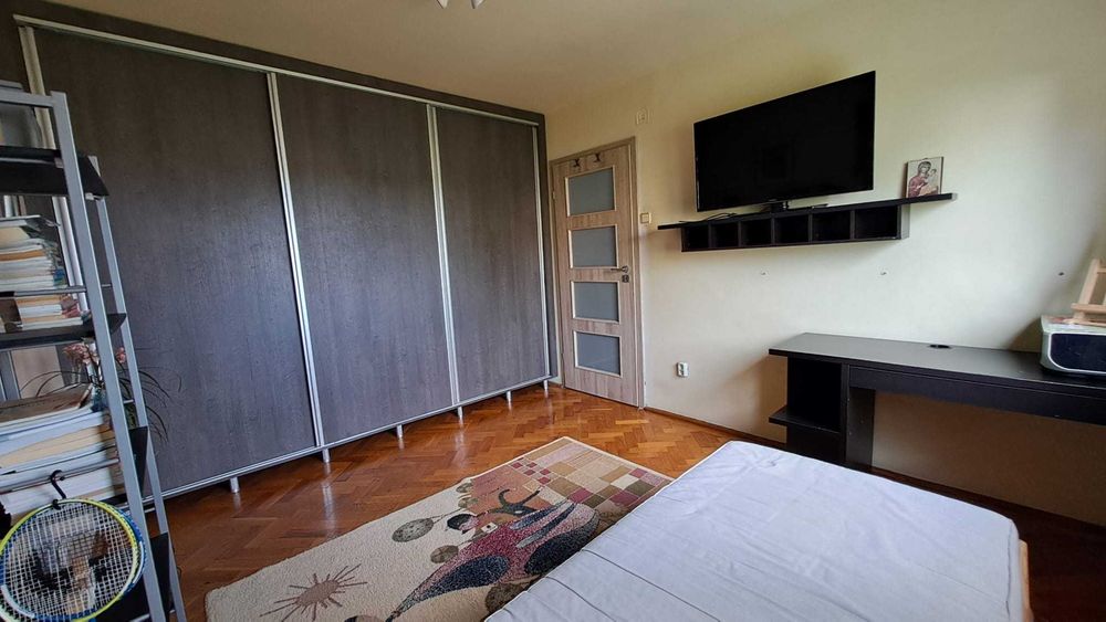 PROPRIETAR - Vând ap. 3,5 camere DECOMANDAT, 79 mp utili, în Centrul Civic. COMISION 0%. PARCARE, BOXĂ, MOBILAT și UTILAT