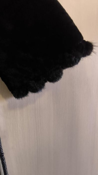 Продам шубу женскую