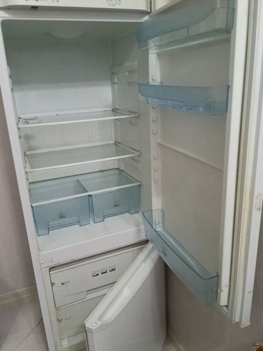 Продам холодильник, хороший