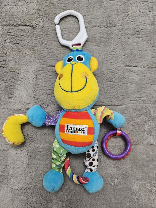 Лот Висящи играчки эа количка