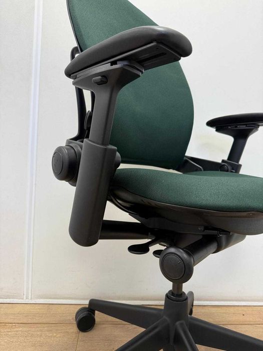 Refurbished Steelcase Leap V2 Olive