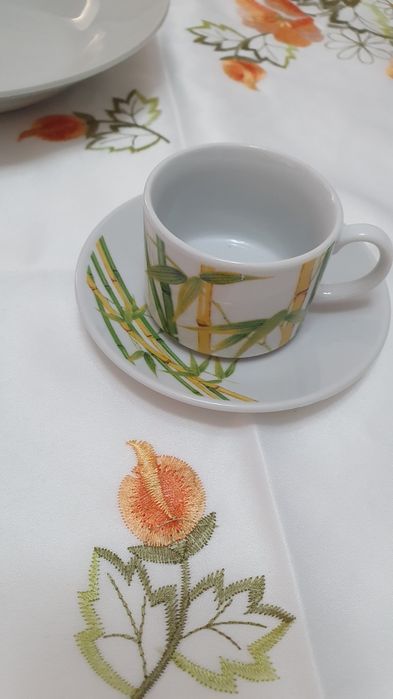 Set de farfurii si ceșcuțe 6 persoane