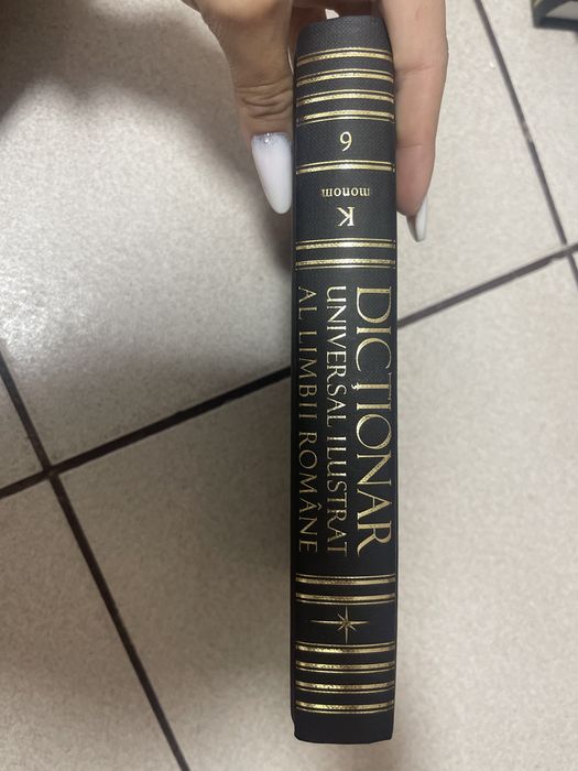 Vand tot setul de dictionare de limba romana /12