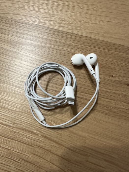 Подарявам слушалки Apple