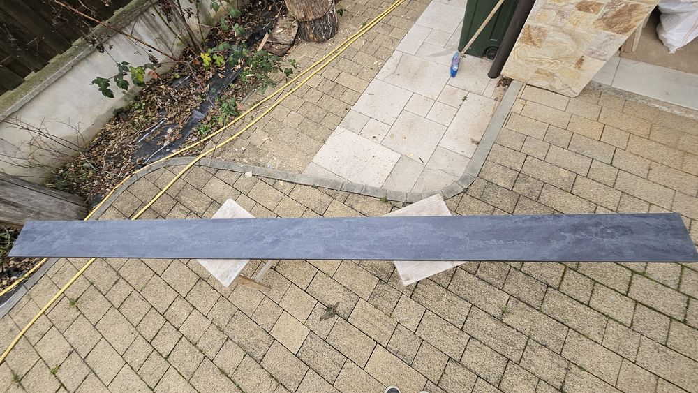 Blat ingust sau pervaz pentru geam