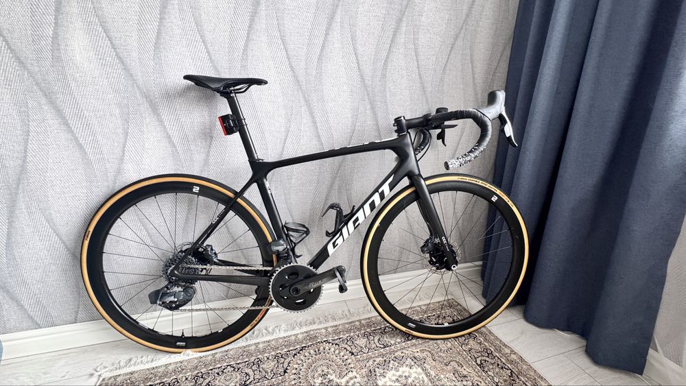 Шоссейный велосипед Giant TCR