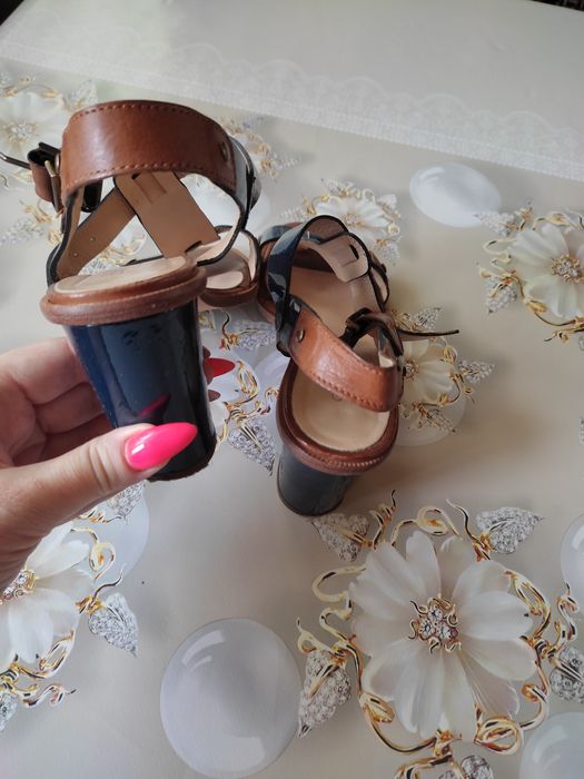 Продам босоножки кожаные 37р