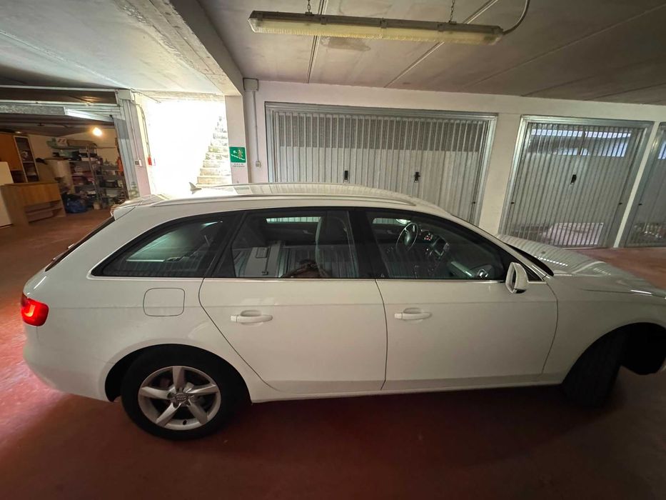 Vând Audi A4 quattro 2012