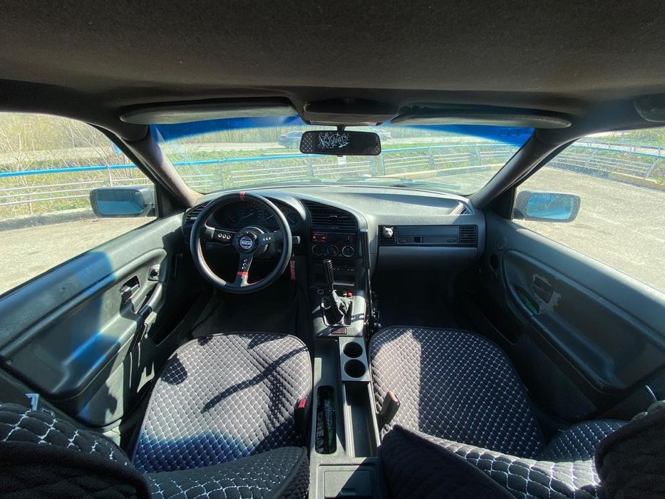 Продам BMW E36     .