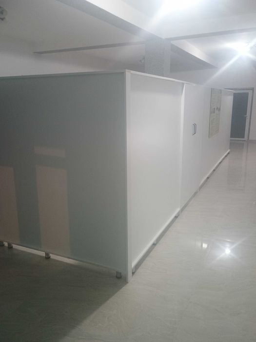 Panouri despartitoare cu dulap medical