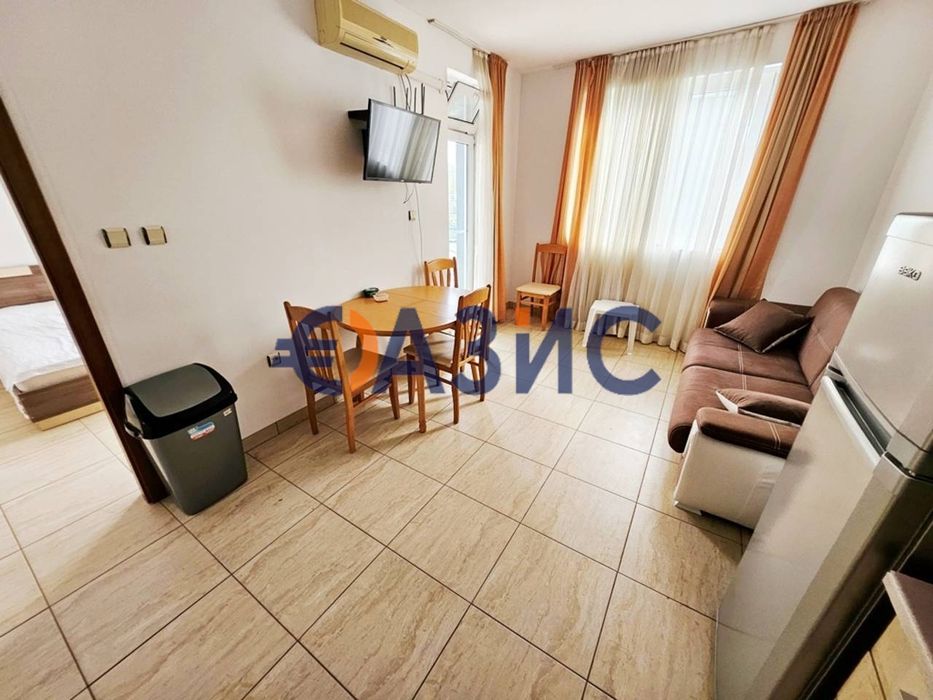 Продава се Тристаен апартамент в к.к. Слънчев бряг - 71 кв.м за 521 €/кв.м - Снимка #2