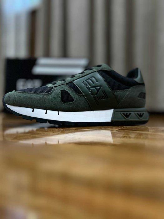 EA7 Emporio Armani мужские кроссовки Размер 40.5, 42.5