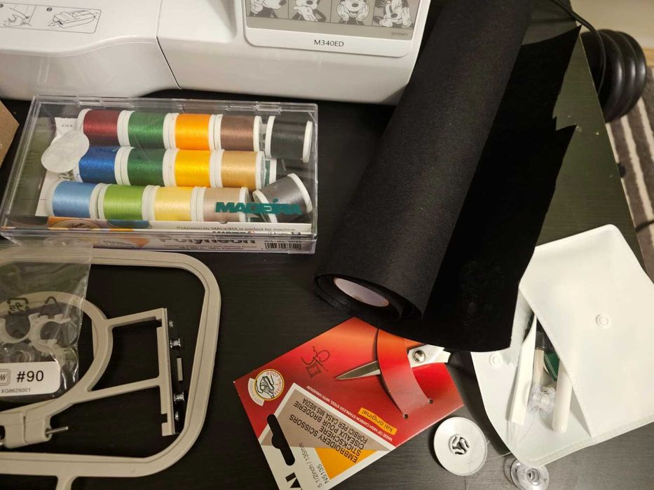 Masina de brodat Brother Innov-is M340ED plus accesorii