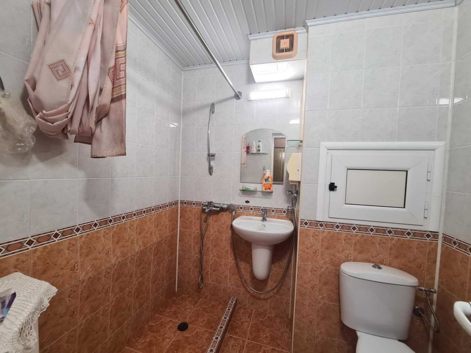 Продава се Тристаен апартамент в Хасково, Любен Каравелов - 79 кв.м за 1033 €/кв.м - Снимка #8