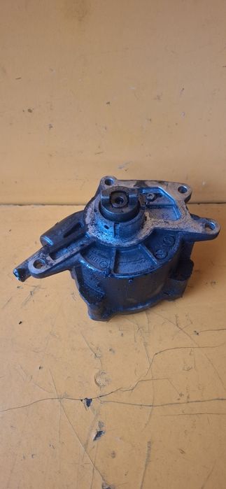 Вакуум помпа Mercedes OM642 3.0 280 300 320 350 CDI W211 W212 W164 W639 CLS GLE W251 W221 A6422300165