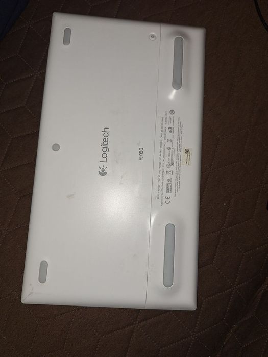 Tastatură solară Logitech K760