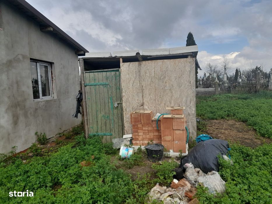 Casă de vânzare, 2 camere, curte mare