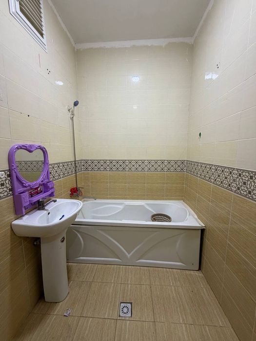 Qorasuv Motrid 7 etaj 3 xonali Sotiladi