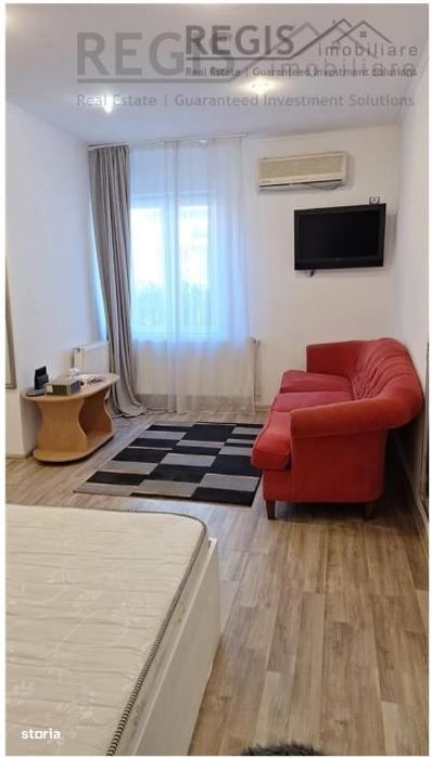 Garsoniera spatioasa si moderna cu pod  la casa Strada Lunga